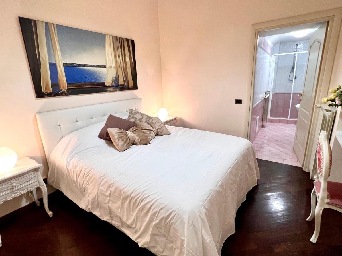 Domus Elena - Plebiscito Apartment เนเปิลส์ ภายนอก รูปภาพ