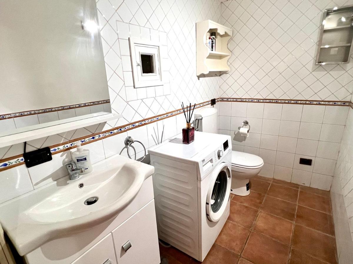 Domus Elena - Plebiscito Apartment เนเปิลส์ ภายนอก รูปภาพ
