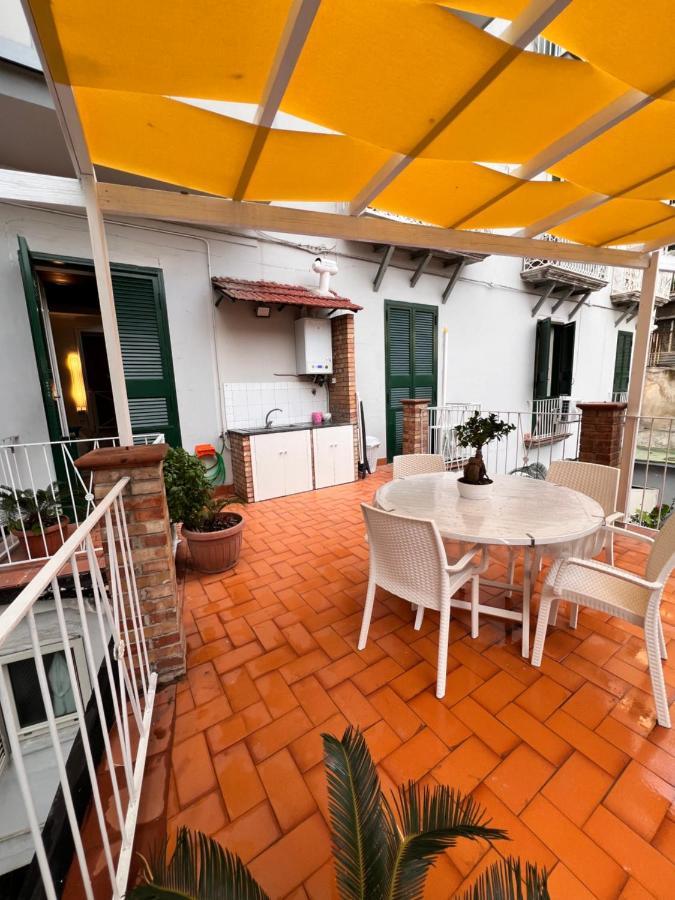 Domus Elena - Plebiscito Apartment เนเปิลส์ ภายนอก รูปภาพ
