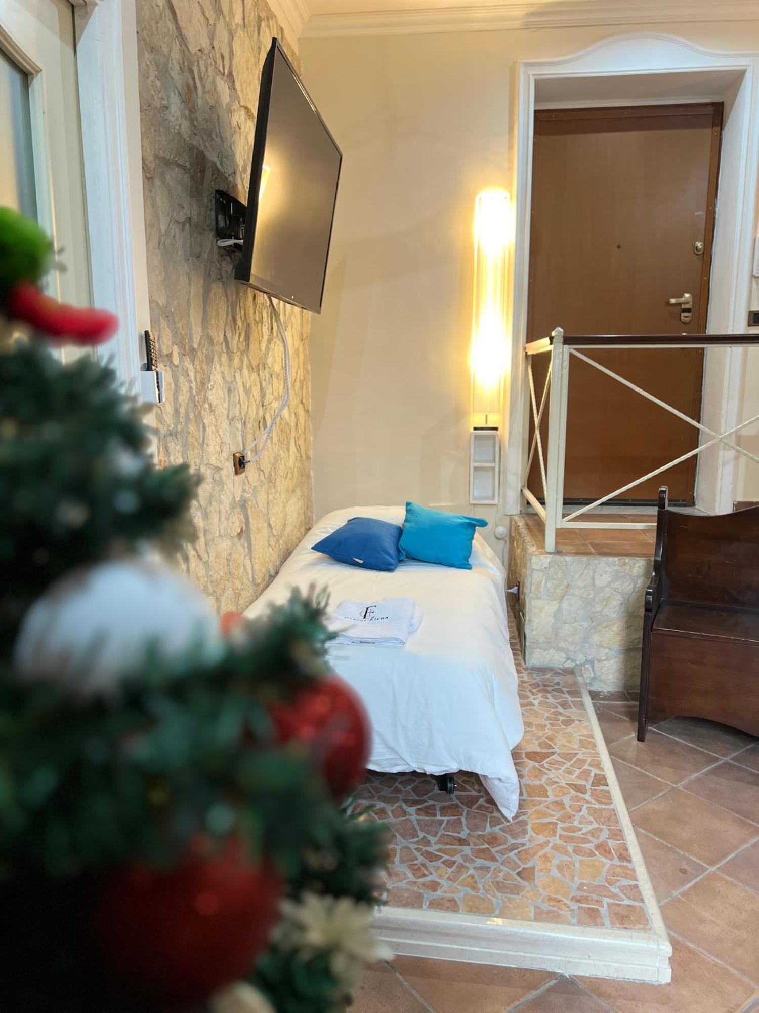Domus Elena - Plebiscito Apartment เนเปิลส์ ภายนอก รูปภาพ